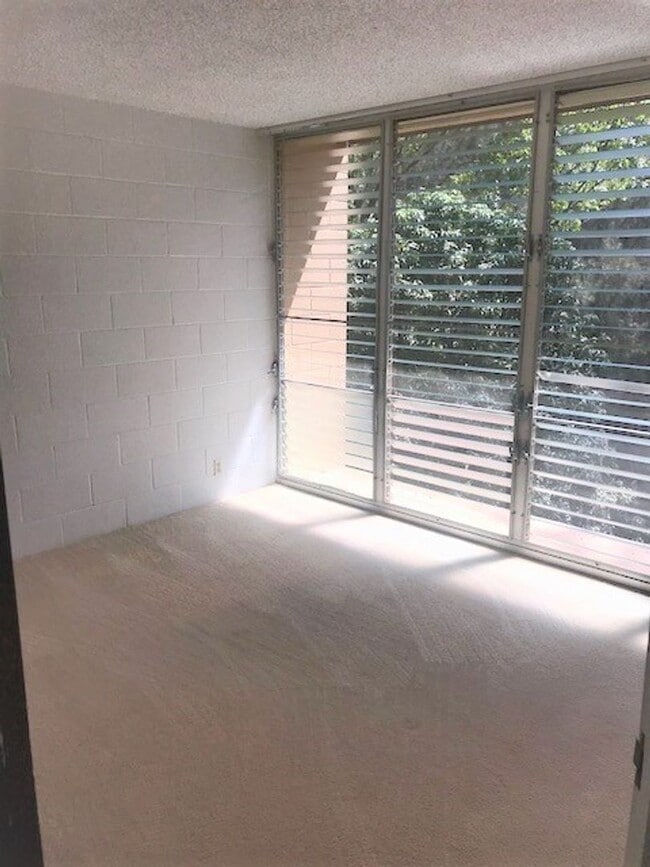 Building Photo - Waikalani Woodlands Condo (Launani Valley ...