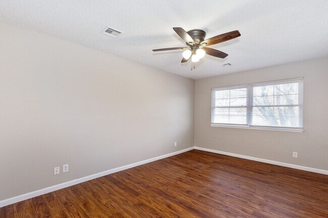 Foto del edificio - Don’t miss out on this beautiful 3 bedroom, 2 bath home in Bel Aire!