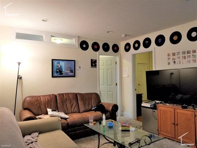 Building Photo - 3 br, 1 bath Apartment - 144 Amory St 1