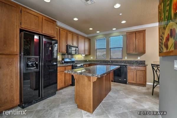 Foto principal - 1261 San Elijo Rd S
