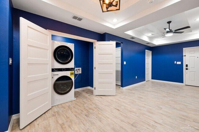 Building Photo - 2118 Earth Ln