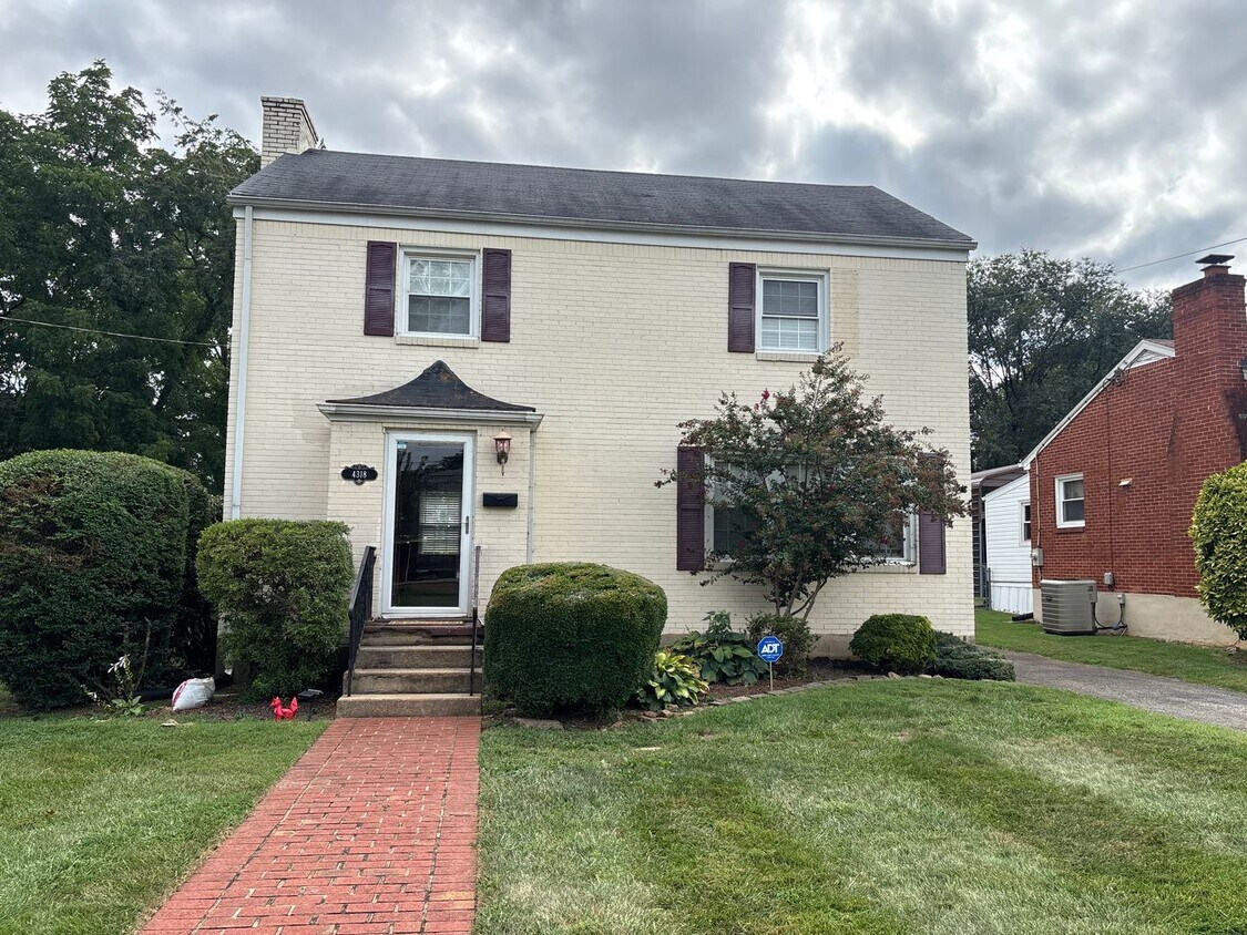 Foto principal - 4318 Delray St NW