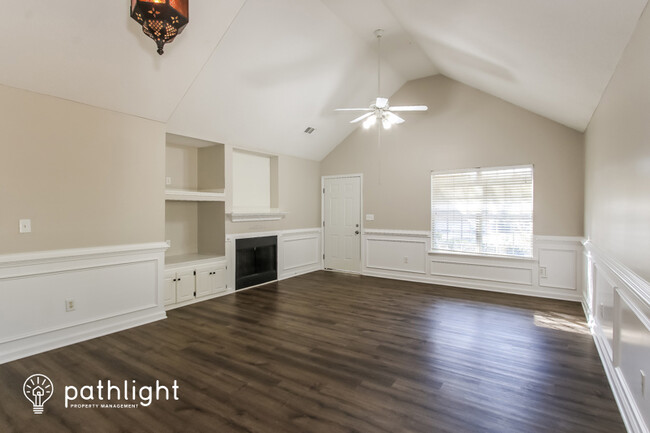 Building Photo - 5165 Saddle Cir