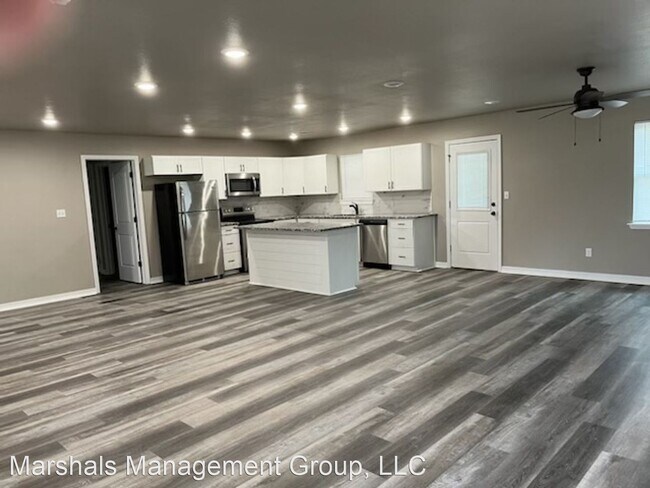 Building Photo - 3 br, 2 bath House - 204 West Folsom