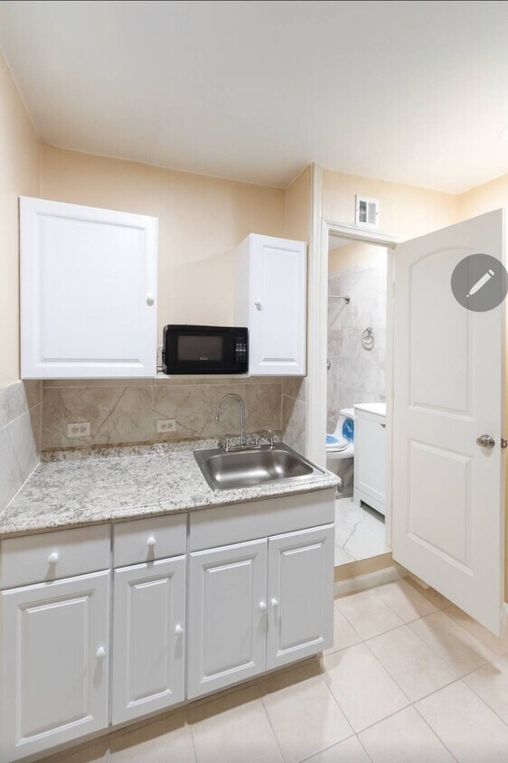 Foto del edificio - 8181 8181 Northwest South River Dr