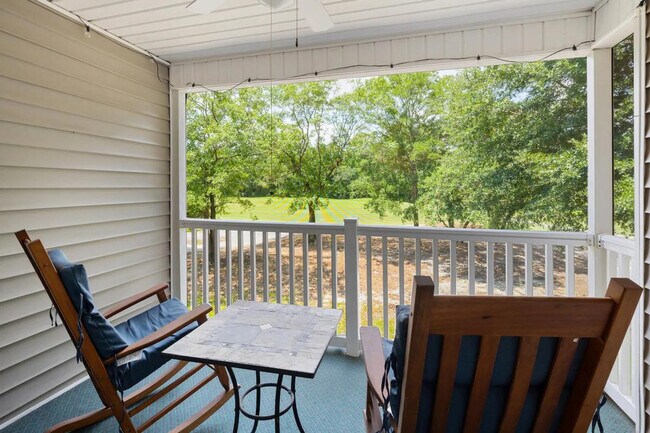 Foto del edificio - 719 Blue Stem Dr