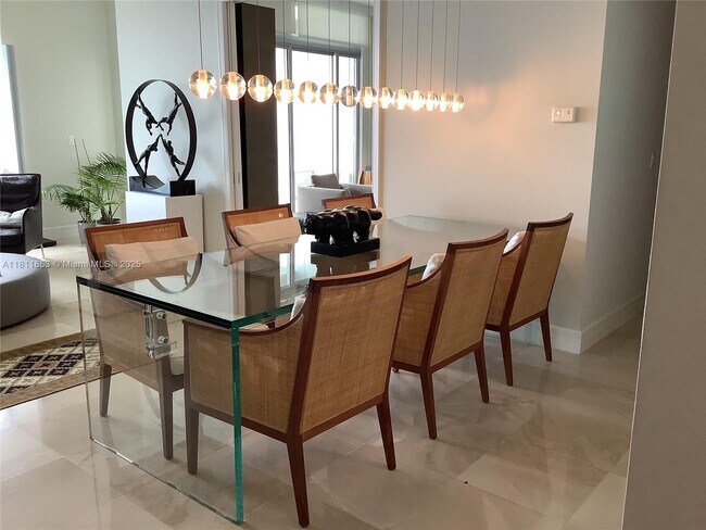 Foto del edificio - 1425 Brickell Ave