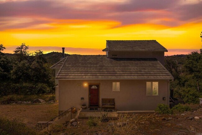 Foto del edificio - Peaceful Mountain Home in the Woods of Cuy...