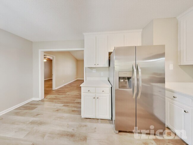 Building Photo - 139 Creekside Dr