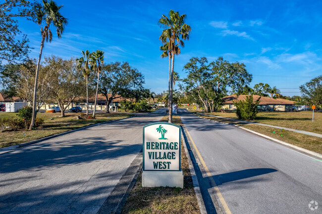 Entrada - Hertiage Village West