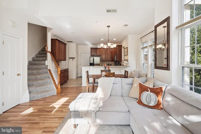 Foto del edificio - 7139 Little Thames Drive