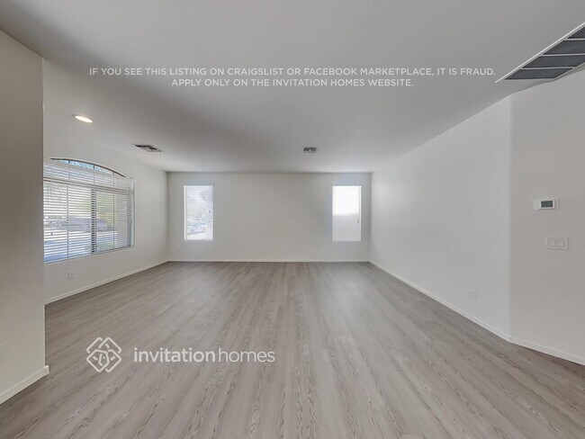Foto del edificio - 9424 West Riverside Avenue