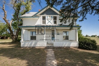 Building Photo - 1530 33rd Ln
