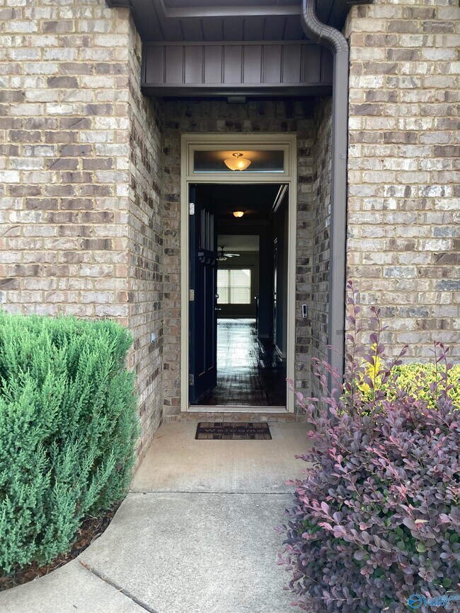 Foto del edificio - 342 Harbor Glen Dr SW