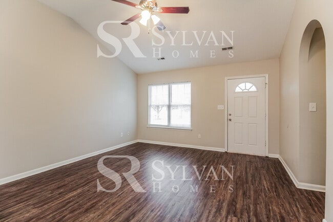 Photo - Lease today! No extra charge for contentme... House