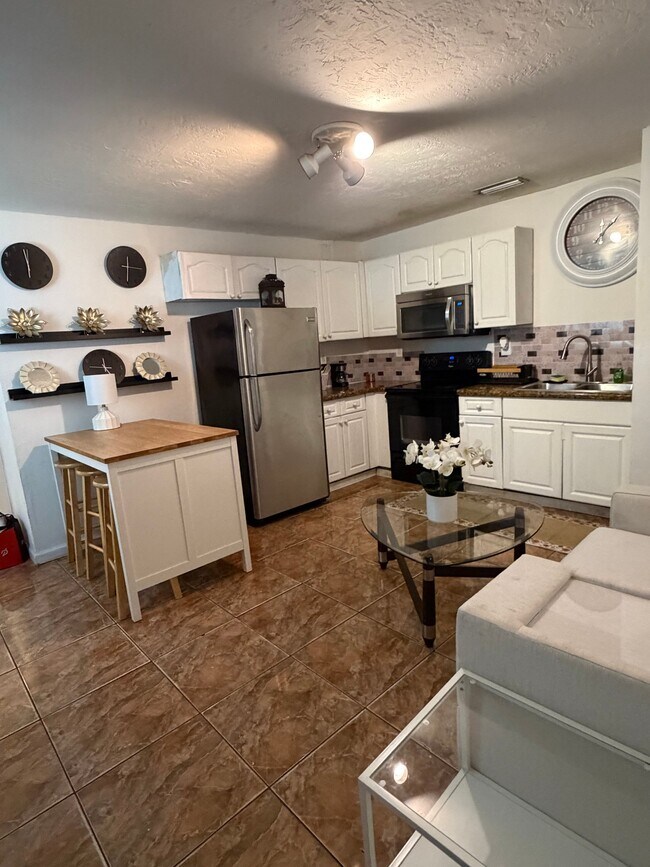 Foto del edificio - 3485 NW 205th St