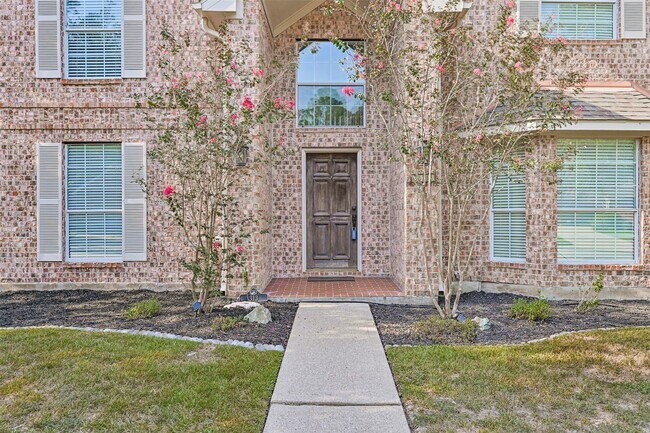Building Photo - 313 Winding Oak Ln S