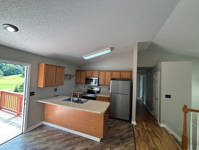 Building Photo - Thanksgiving SPECIAL! 3 bed/2bath in Jones...