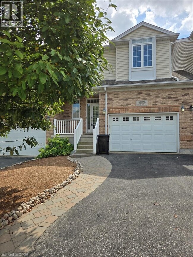 Building Photo - 555 Grasslands Ct