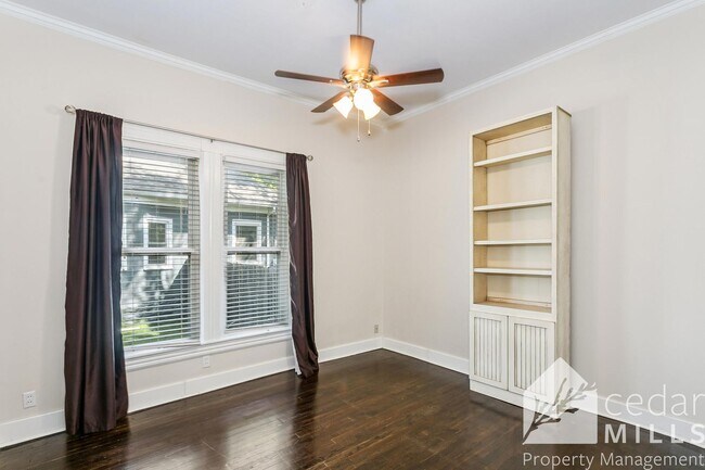 Building Photo - EXTRAORDINARY historic rental opportunity in Delano!!!!!! Move in Special!