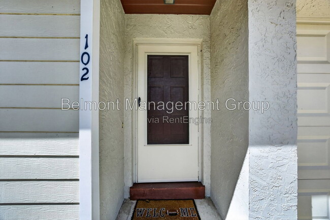 Building Photo - 102 Edgewater Cir