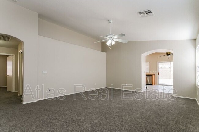 Foto del edificio - 15330 W Watson Ln