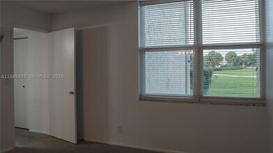 Building Photo - 9421 Evergreen Pl