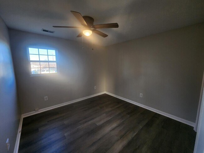 Foto del edificio - 132 Cardinal Dr