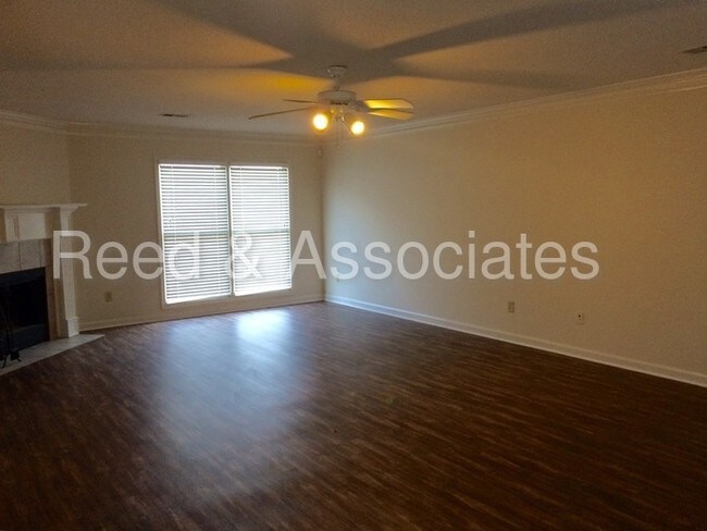 Building Photo - 10224 Woodland Hills Dr