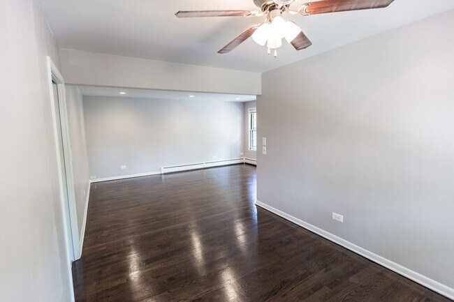 Foto del edificio - 1027 Dunlop Ave