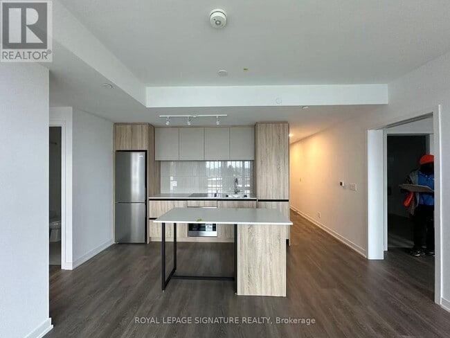Photo du bâtiment - 7950-7950 Bathurst St