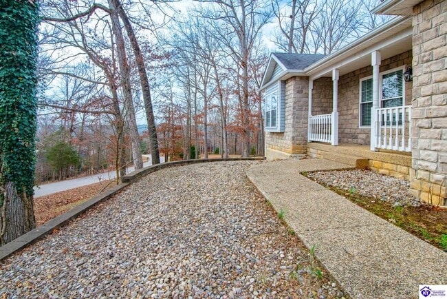 Foto del edificio - 28 Sunny View Rd