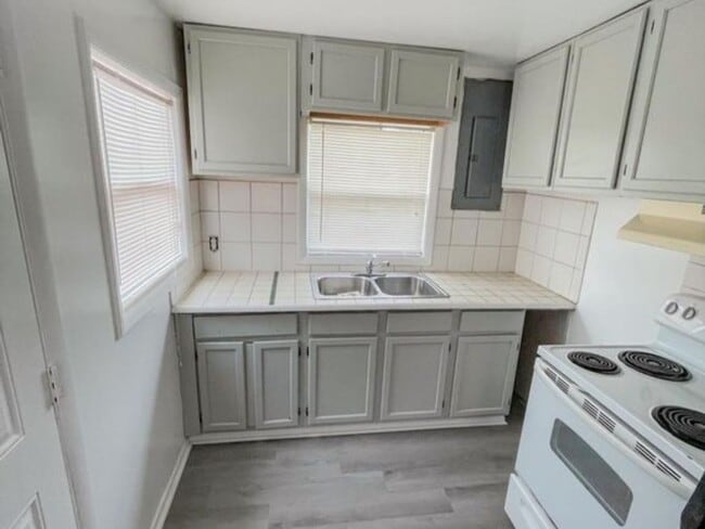 Building Photo - 3 Bedroom Single Family Home in Punta Gorda