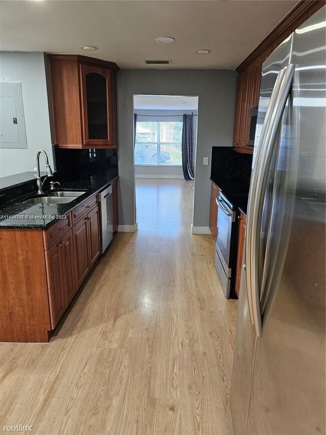 Building Photo - 3 br, 2.5 bath House - 5275 NW 189th Ter