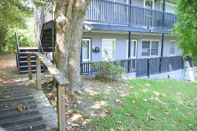 Building Photo - 2103 Pender Ave
