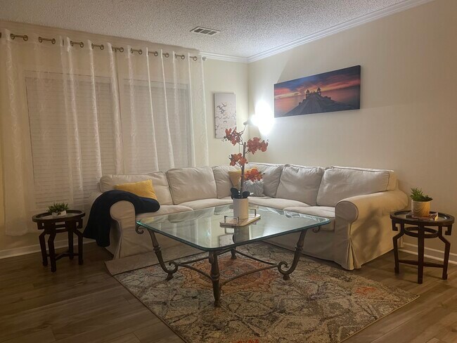Foto del edificio - 4416 Dreux Ave