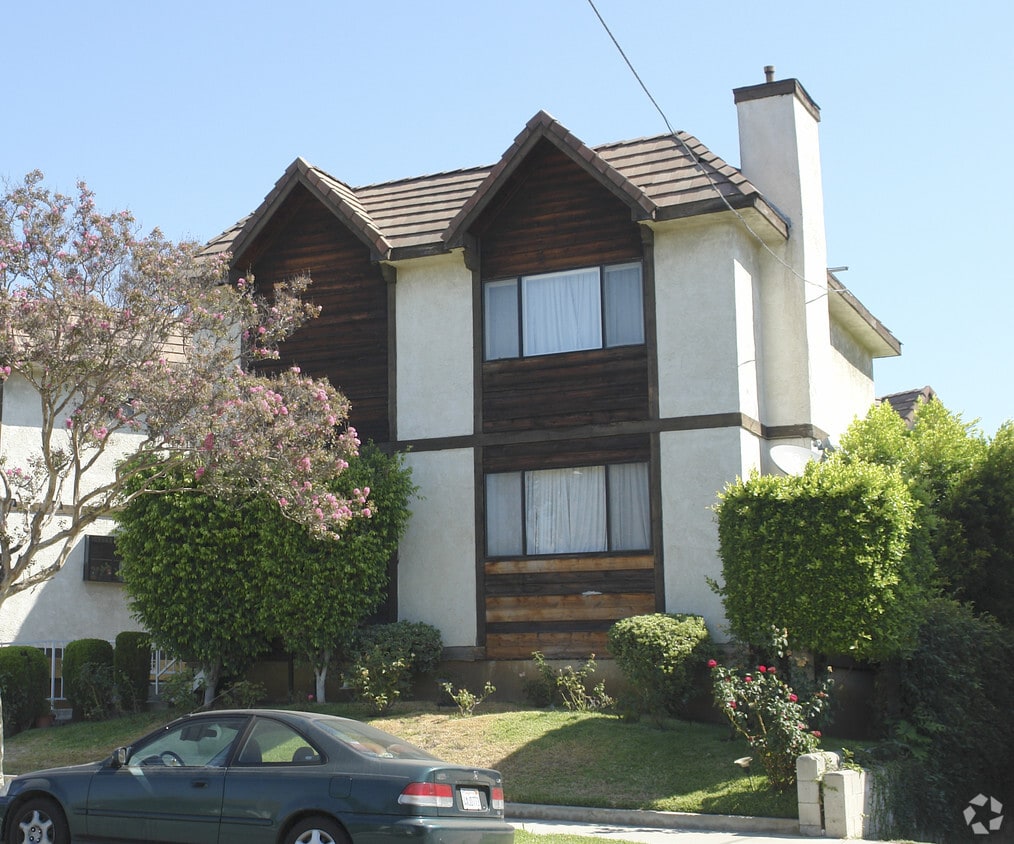 Building Photo - 828 N 2nd St