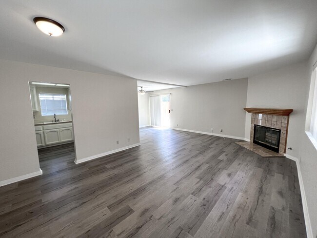 Building Photo - 4702 W 168th St