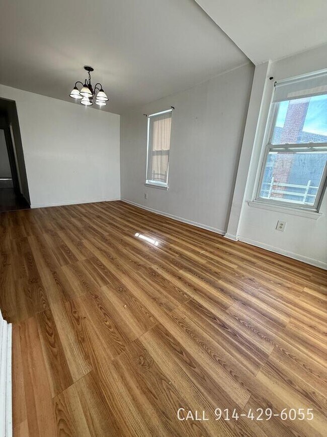 Foto del edificio - 83 Maple Pl