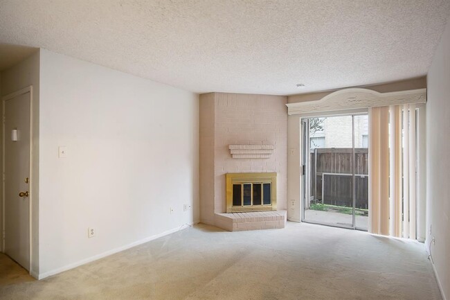 Foto del edificio - 3919 Fairmont Pkwy