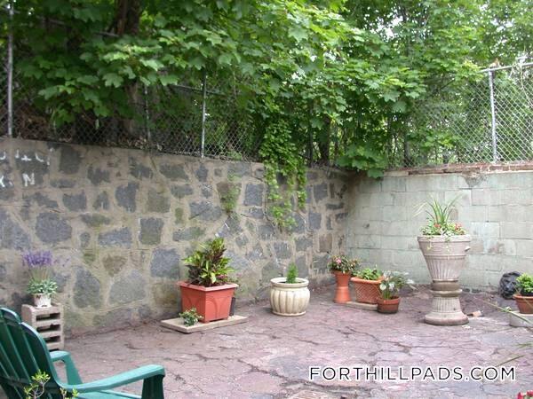 Foto del edificio - 54 Dudley St