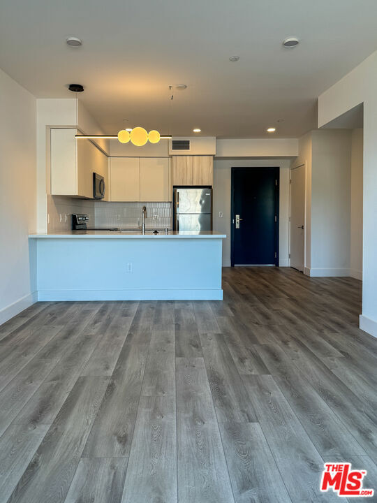 Foto principal - 6535 Melrose Ave