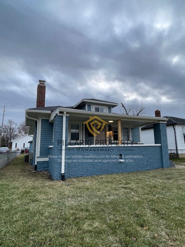Building Photo - Renovated, 2 Bedroom, 1 Bathroom Home Avai...