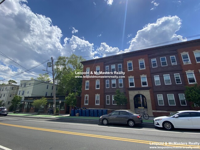 Building Photo - 360 Beacon St