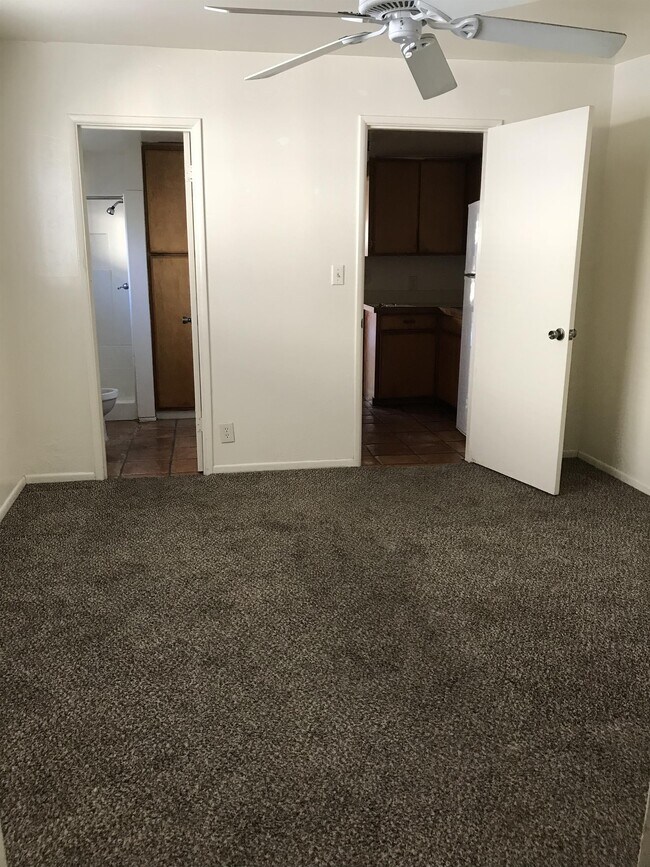 Foto del edificio - 1023 E Meadowbrook Ave