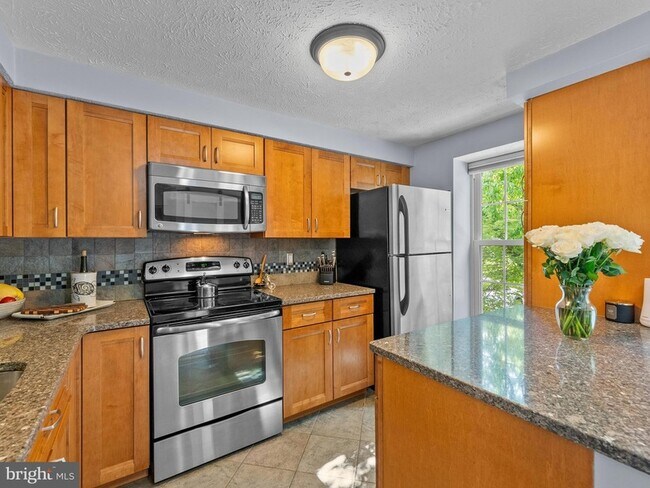 Foto del edificio - 1636 Fieldthorn Dr