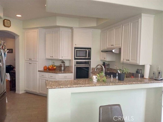 Foto del edificio - 5142 Warner Ave