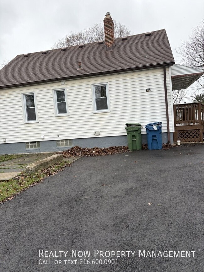 Foto del edificio - 6333 W 130th St