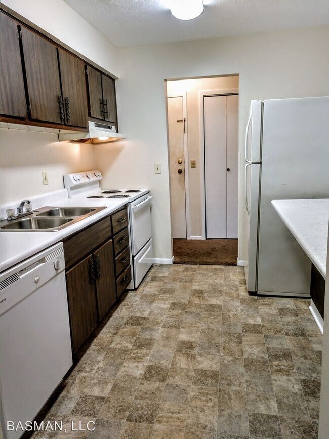 2801 Emerson Ave, Parkersburg, WV 26104 Apartment for Rent in