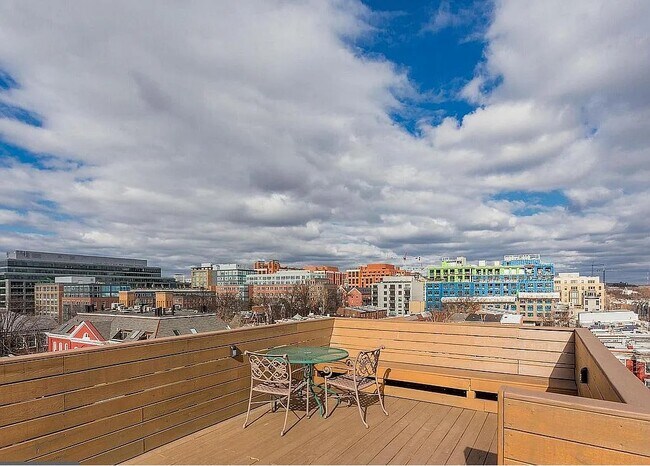 Foto del edificio - 676 4th St NE
